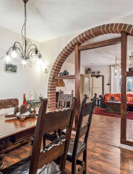 Ihr neues Platzwunder in Duisburg-Wehofen: 6 Zimmer, Garten & separates Apartment! - Duisburg