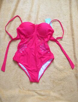 NEU * Sexy * ausgefallen * Cut Outs * Lace-Ausstanzungen * Lochspitze * Badeanzug * Body * Einteiler "Jasenia" Gr. 36- 38/ S * rot * - Riedlingen