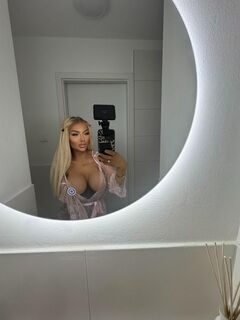 WEB CAM 🍆💦 heiße unvergessliche P*rno Barbie Alyena🥵