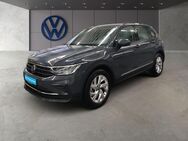 VW Tiguan, 1.5 TSI, Jahr 2024 - Frankfurt (Main)