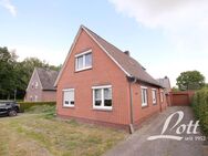 +++ Teilmodernisiertes Einfamilienhaus mit Nebengebäude und großem Grundstück (ca. 1.945 m²) +++ - Apen