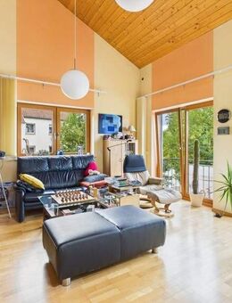 ATTRAKTIVES 192 M² WOHNHAUS + 80 M² GARAGE IN TOP LAGE! - Perl