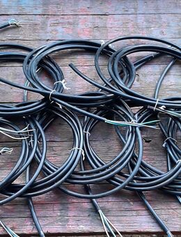 Flexibles Kabel 4x 0.75 ca 2.8 m lang - Büdingen