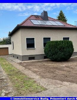 Solides Einfamilienhaus mit entwicklungsfähigem Grundstück - Hoppegarten