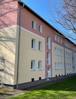 Prima Erdgeschoßwohnung mit neuen Tapeten,Laminatfußboden und Balkon - Dortmund