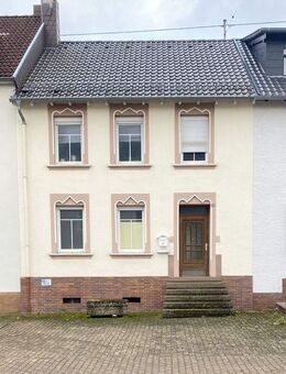 Haus mit Entwicklungspotenzial in Losheim am See zu verkaufen! - Losheim (See)