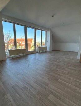 Genau das Richtige! Helle 3-Zimmer-Wohnung mit Balkon im Dachgeschoss! - Wanzleben-Börde