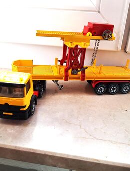 Siku 1:50/55 LKW--Anhänger --Krane usw.Teils Neu und aber auch mit Fehlern, siehe dazu die Fotos. - Meckenheim