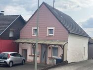 Achtung !! neuer Preis Gepflegtes Einfamilienhaus in ruhiger Seitenstraße - Schönenberg-Kübelberg