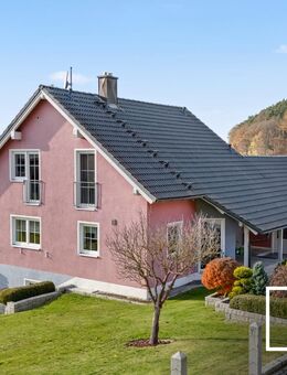 Panoramablick ins Tal! Modernisiertes Einfamilienhaus mit traumhaftem Garten und Einliegerwohnung - Mistelgau