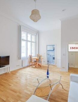 IMMOBERLIN.DE - Wunderbare Lage! Schöne helle Altbauwohnung am Bosepark - Berlin