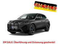 BMW iX, xDrive40 Sportpaket LMR 22, Jahr 2023 - Krefeld