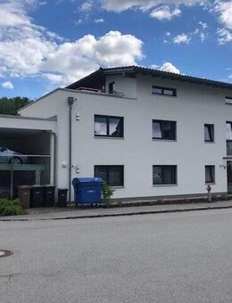 KfW55 3-­Zimmerwohnung mit Lift, Terrasse und Multi-Parking-Carport - Deggendorf