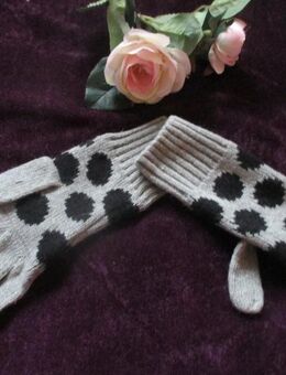 NEU mit ETIKETT * Punkte * Polka Dots * Tupfen * Angora Wolle * Fein- Strick * Finger * Handschuhe "ATMOSPHERE" grau * schwarz * - Riedlingen