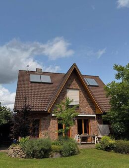 Schönes Einfamilienhaus in familienfreundlicher Lage in Lutzhorn - Lutzhorn