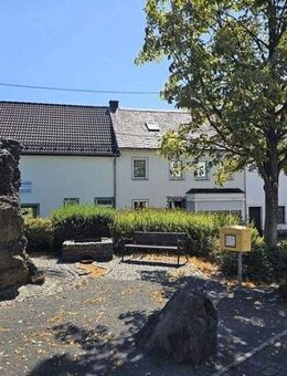 Zu verkaufen 2 Häuser, die derzeit als Ferienhäuser vermietet werden, zwischen Eifel und Mosel - Bettenfeld