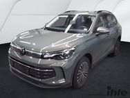 VW Tiguan, 2.0 TDI Life R-FAHRKAMERA, Jahr 2024 - Hohenwestedt