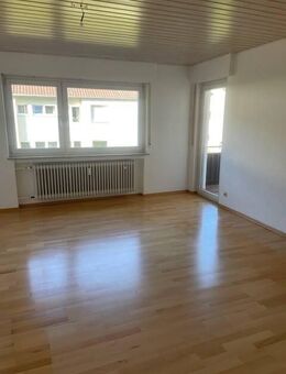 Helle, ruhige, naturnahe Wohnung ab 01.09 zur Vermietung! - Wolfschlugen