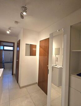 Attraktive 2-Zimmer-Wohnung mit Balkon und Tiefgarage in erstklassiger Lage. - Asperg