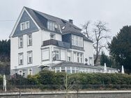 Attraktive Kapitalanlage (Mehrfamilienhaus mit Gastronomie) inkl. Baugrundstück in Bergneustadt! - Bergneustadt