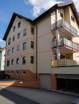 Attraktive, fest vermietete 2-Zimmer-Wohnung mit charmantem Balkon in Naumburg - Naumburg (Saale)