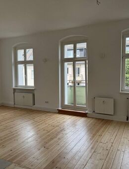 Bezugsfrei - 3-Zimmer-Albauwohnung mit Balkon - frisch saniert - Provisionsfrei - Berlin