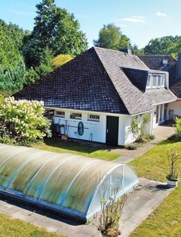 Top Lage von Walsrode-Stadt: Große Villa mit Außenpool - Walsrode