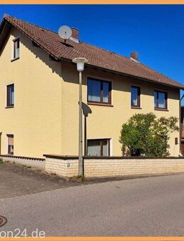 TOP 220 qm Ein- Zweifamilienhaus mit Ausbaureserve im Dachgeschoss und 2 Garagen auf 1.320 qm Grund - Spalt