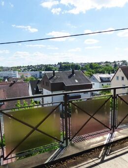 Einmalige 3-Zimmer-DG-Wohnung mit toller Aussicht + 1 Zimmer im OG - Wernau (Neckar)