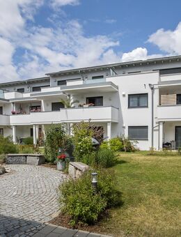 Neuwertige 2-Zimmer Wohnung mit EBK und großem Balkon ! - Straubing