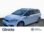 VW Touran, 1.5 TSI Highline R-Line Panodach, Jahr 2020 - Kassel