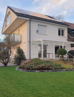 Neu aufgebautes und energetisch, sowie technisch modernisiertes Einfamilienhaus mit Einliegerwohnung in exponierter Oberurseler Lage - Oberursel (Taunus)