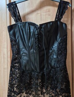 Schwarze Corsage - Merseburg