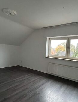 Helle und geräumige 4-Zimmer-Wohnung im Dachgeschoss - Ihr neues Zuhause in Dorsten - Dorsten