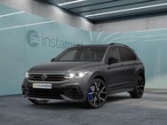 VW Tiguan, 2.0 TSI R BLACK STYLE | R-Performance, Jahr 2023 - München