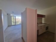 Attraktive 2 ZKB Wohnung mit Einbauküche und Balkon - Saarbrücken