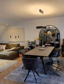 4-Zimmer Maisonette-Wohnung mit Doppelgarage und Blick auf Wiesengrund - Fürth