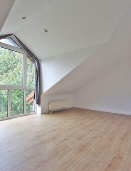 Gemütliche Dachgeschosswohnung mit Balkon - Detmold