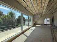 Exklusive DG-Wohnung mit 4 Zimmern, Hobbyraum im Souterrain, großer Süd-Terrasse und zwei Balkonen - München
