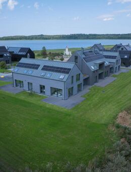 Exklusives Wohnen am Wasser - DHH mit Süd-West-Terrasse und Sauna - Bergen (Rügen)
