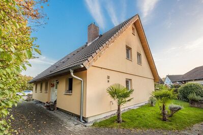 Radolfzell: Wunderschöne Dachgeschosswohnung mit Garten und Garage