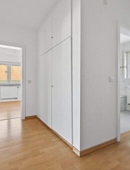 WG - Ready! Viel Platz, viel Licht - 4er WG mit 5 Zimmer möbliert mit 2 Balkonen in Knielingen - Karlsruhe