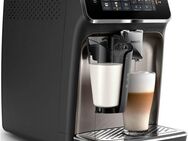 Philips Kaffeevollautomat EP3347/90 3300 Series, 6 Getränke (heiß oder eisgekühlt), LatteGo-Milchsystem, SilentBrew Technologie, Chrom-Schwarz