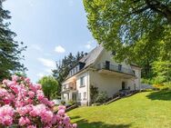 Repräsentativ und weitläufig: Klassische Villa mit 2 WE am Rande von Lüdenscheid - Lüdenscheid