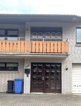 3-Zimmer-Wohnung mit Balkon, Einbauküche und Garage - zentral & ruhig gelegen - Nordenham