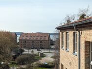 Gemütliche 4-Zimmer-Wohnung mit Seeblick und Stellplatz im Zentrum - Neustrelitz