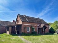 Kleine Resthofstelle mit Scheune und Schweinestall - Lemgow