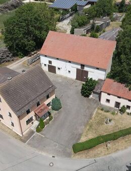 ehemalige HOFSTELLE mit Wohnhaus, Scheune, Stallungen, Maschinenhalle u.v.m. - Burgsalach