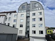 Kernsanierte Dreizimmerwohnung mit zwei Balkonen und der Leine im Garten - Hannover