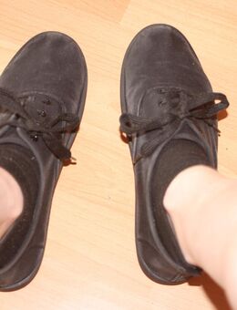 Verschiedene Turnschuhe, Sportschuhe, Gr. 39 - Düsseldorf